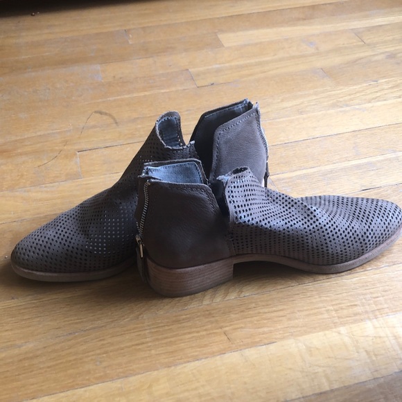 Dolce Vita size 10. Tan mesh bootie - Picture 1 of 4